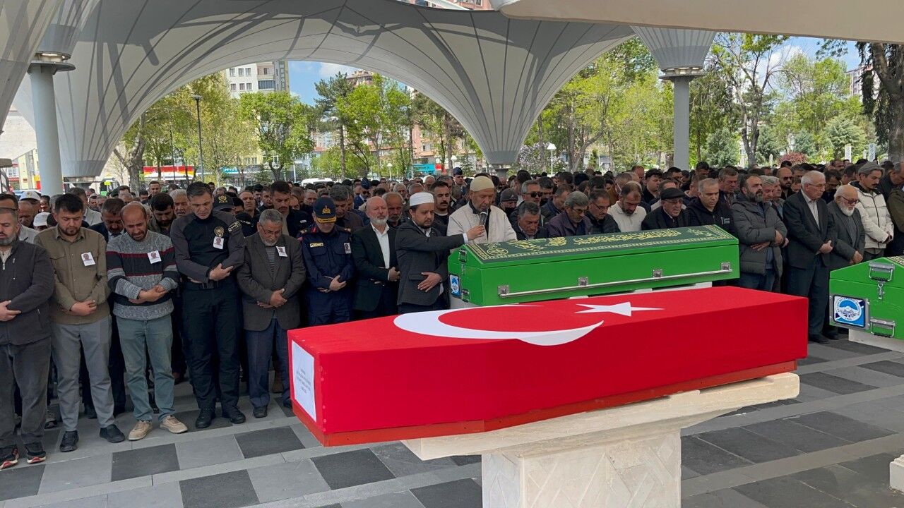 Kayseri'de Gazi Polis Mehmet Emrullah Kaya Ölümsüzlüğe Uğurlandı5