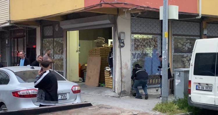 Küçükçekmece’de Sokakta Silahlı Çatışma 2 Şüpheli Yakalandı (1)