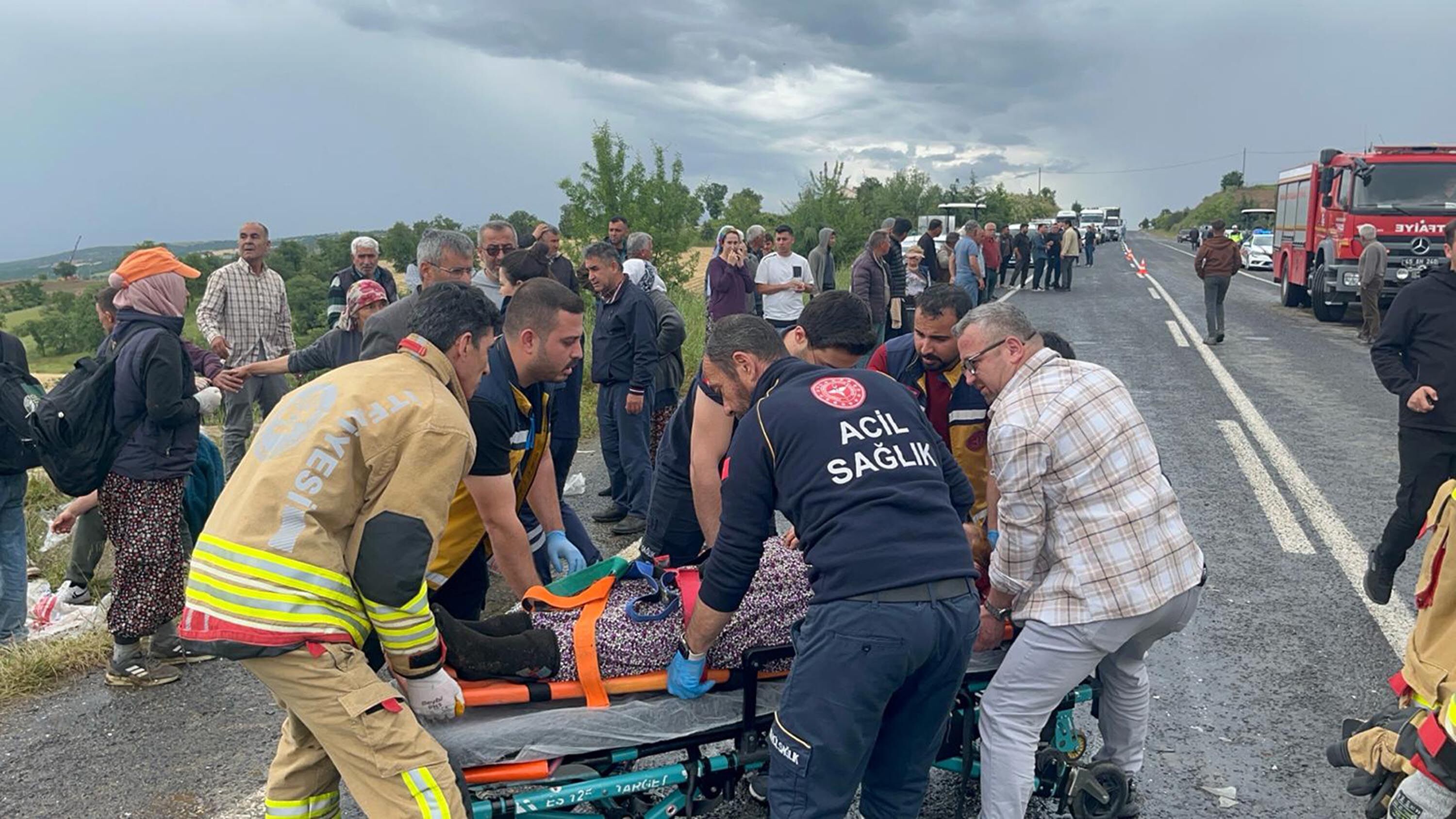 Manisa’da 5 Aracın Karıştığı Zincirleme Kazada 8 Yaralandı (2)