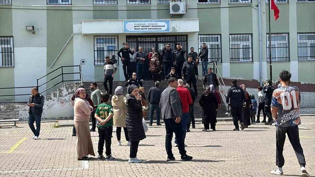 Okul Yanında Korku Dolu Anlar Peş Peşe Tetiğe Bastı, Ortalık Karıştı (2)-1