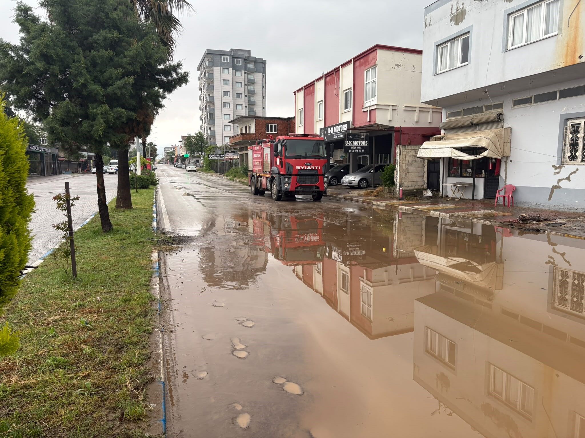 Osmaniye’de Sağanak Hayatı Felç Etti! Sel Nedeniyle Yollar Kapandı, Evleri Su Bastı (1)-1