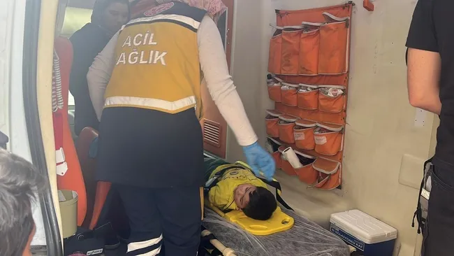 Oynarken Balkondan Düşen 2 Kardeş Ölümden Döndü (3)