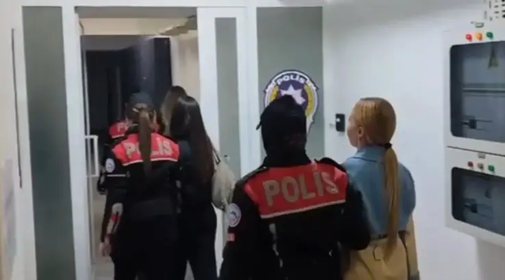 Pavyonlarda Çalıştırılan 47 Yabancı Uyruklu Kadın Sınır Dışı Edildi (2)