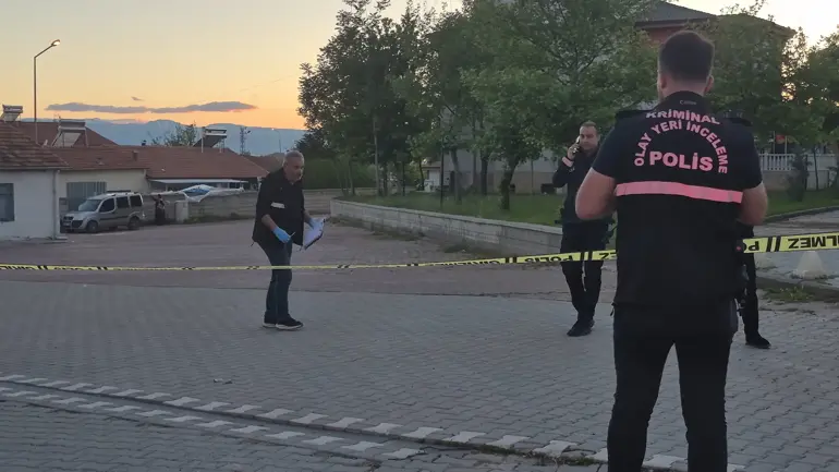 Sosyal Medyada Tartışıp, Parkta Kavga Ettiler 1 Yaralı (1)
