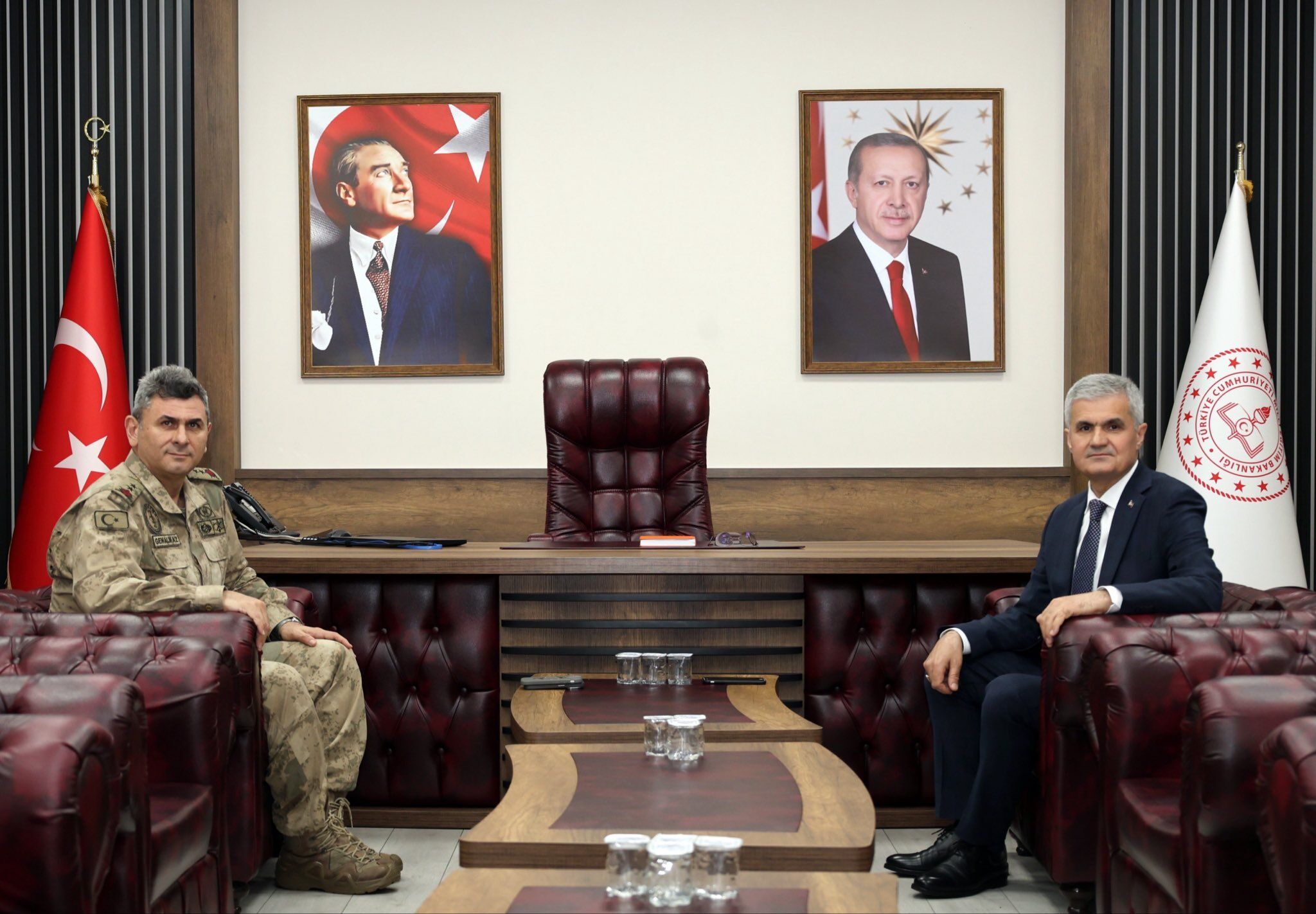 Tümgeneral Gemalmaz'dan Turan Akpınar'a Makamında Ziyaret!1