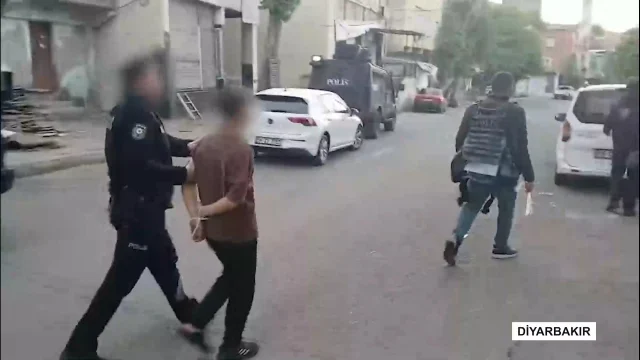 Türkiye Genelinde Narkotik Operasyonu 23 İlde 405 Kişi Gözaltında (2)