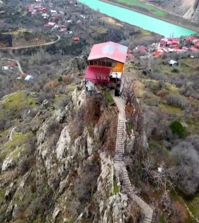 Zirvedeki Ev Görenleri Büyülüyor 96 Basamakla Çıkılan Evin Ilginç Hikâyesi (1)-1