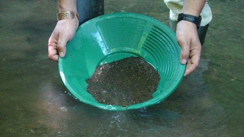 20 Yıllık Evli Çift, Ordu’nun Derelerinde Altın Peşinde