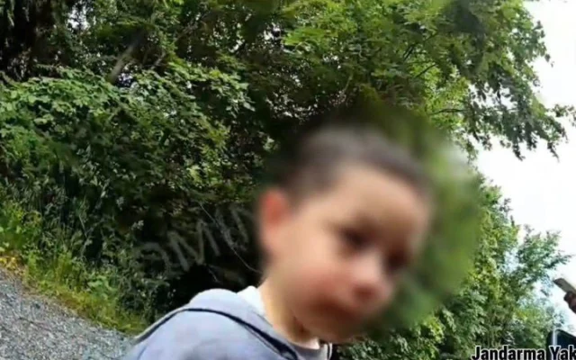 3 Yaşındaki Kayıp Çocuk Ormanda Böyle Bulundu! (1)