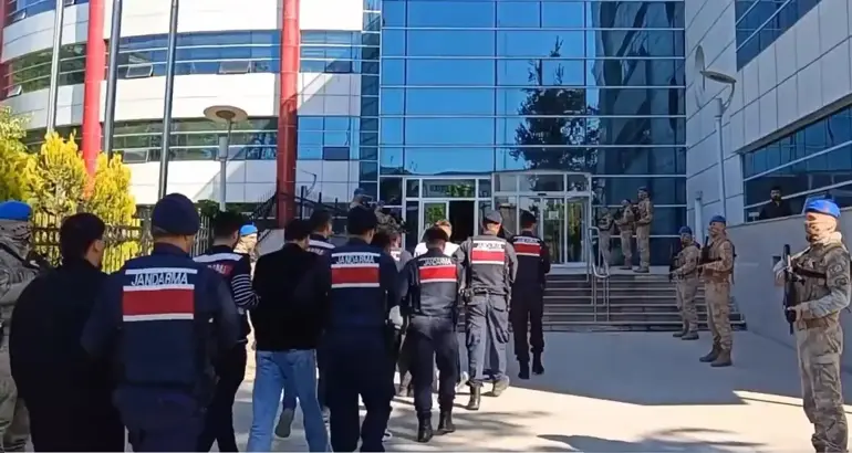 34 Ilde Dolandırıcılık Ve Yasa Dışı Bahis Operasyonu; 293 Gözaltı