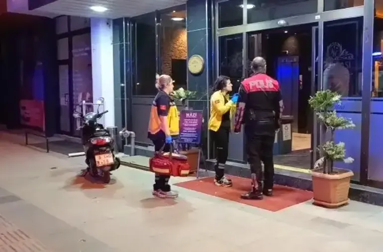 Otelin önünde uğradığı silahlı saldırıda yaralandı