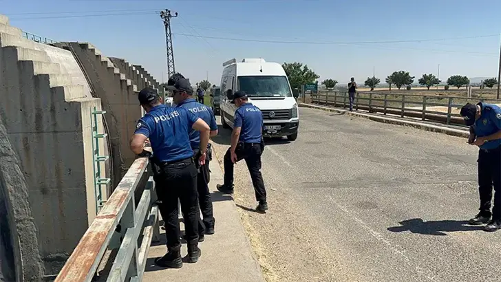 Kanalda ces*t olduğu ihbarıyla çalışma başlatıldı