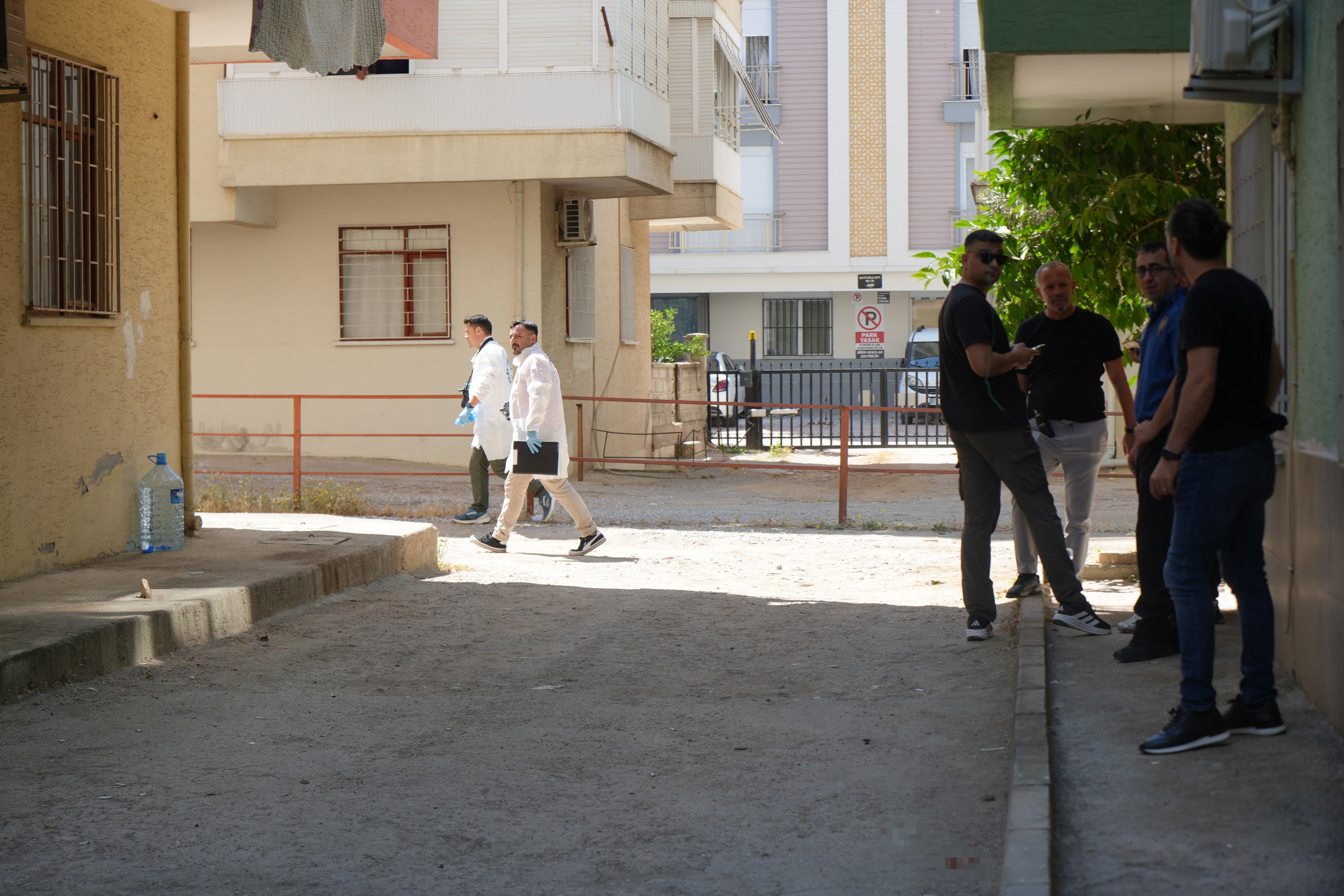 Öğretmen koca 3 çocuk annesi öğretmen eşini ve kayınpederini öldürdü-1