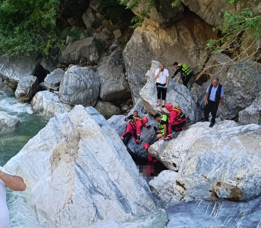 Ceyhan Nehri'nde kaybolan kişinin cansız bedenine ulaşıldı