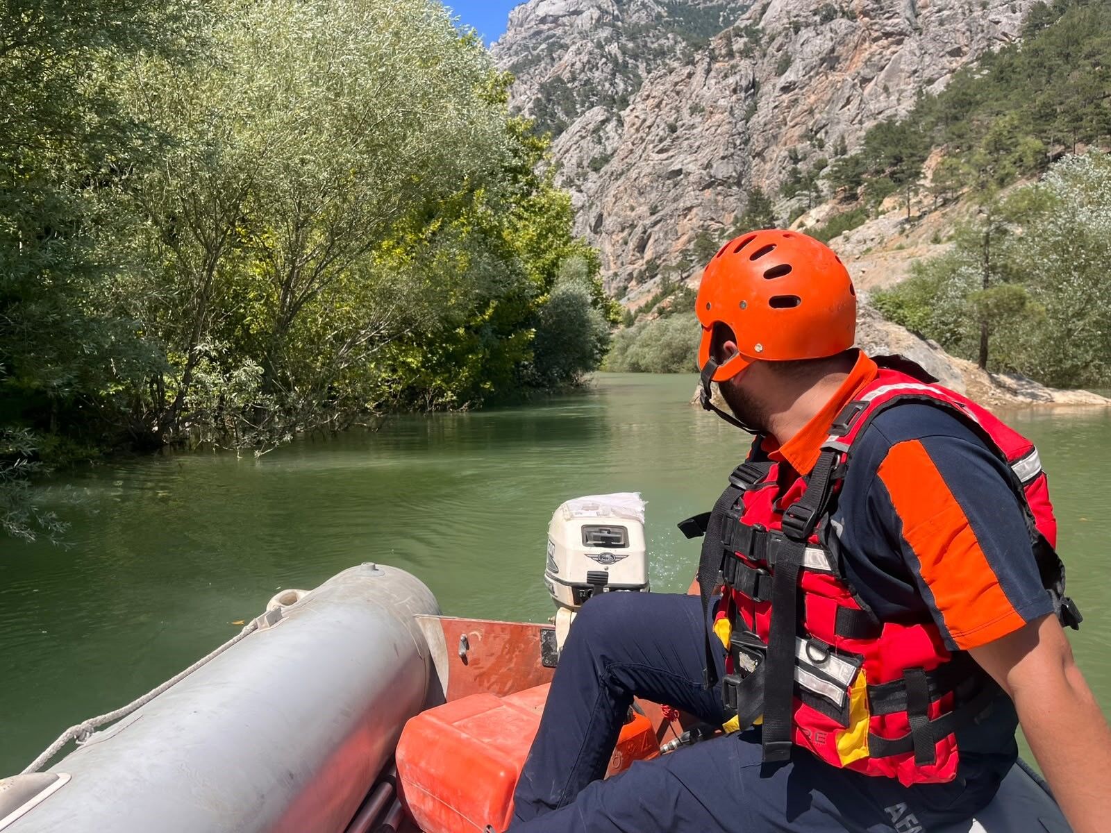 Kahramanmaraş'ta Ceyhan Nehri'nde kaybolan kişinin cansız bedenine ulaşıldı-1