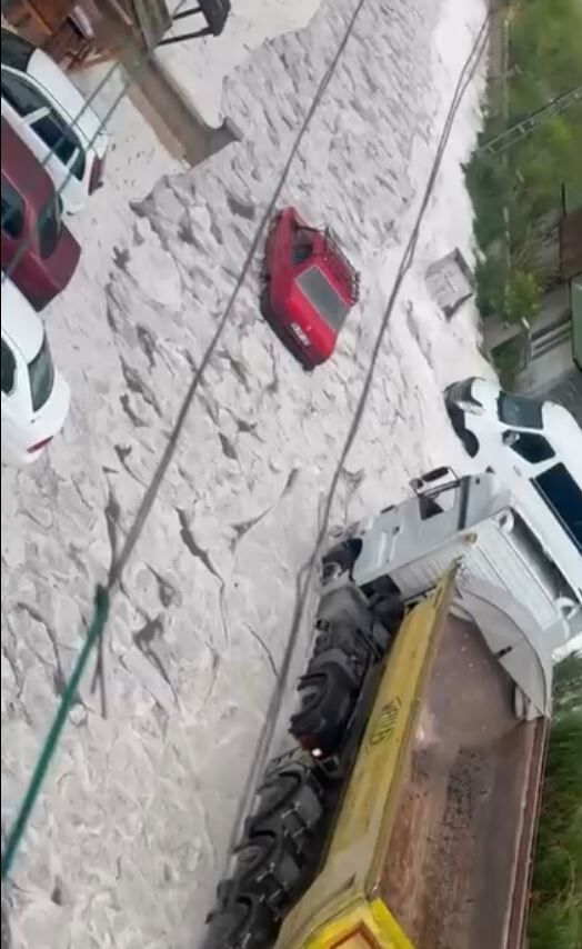 Ankara'da Dolu Ve Sağanak Hayatı Olumsuz Etkiledi (2)