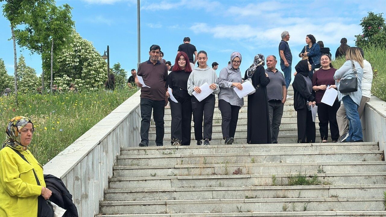 Anne, Baba Ve İki Kızları Aynı Yks'de Ter Döktü! Hayallerine Birlikte Koşuyorlar (2)