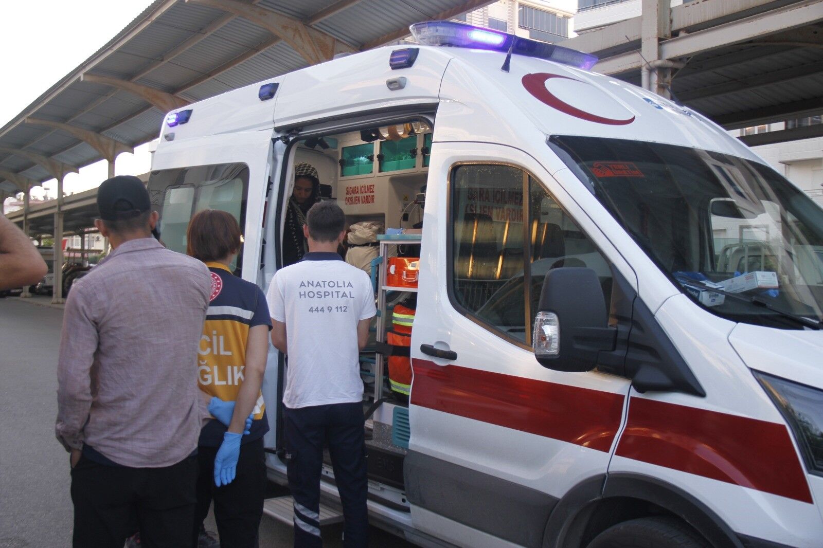 Antalya’da Tarım Işçilerini Taşıyan Minibüsler Çarpıştı 5 Yaralı (3)