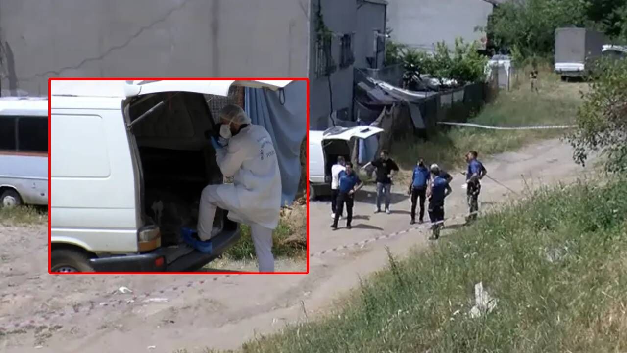 Arsada oyun oynayan çocuklar araçta ces*t buldu