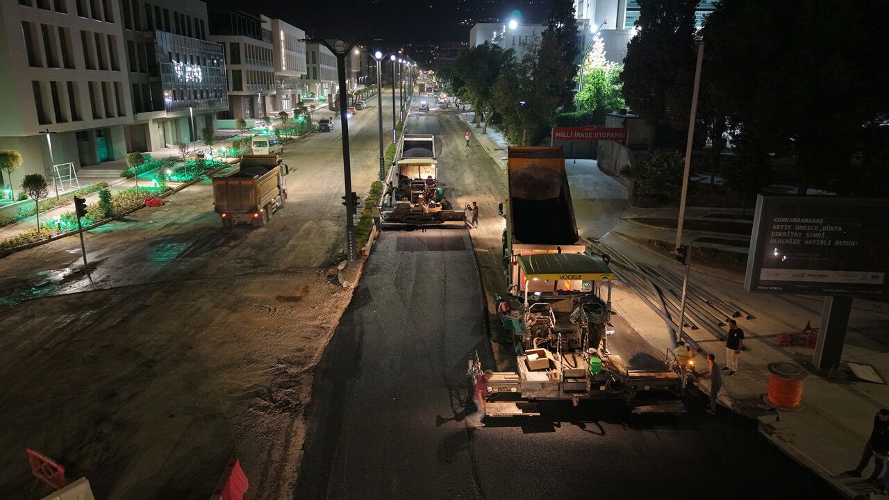 Azerbaycan Bulvarı'nda Gece Asfalt Mesaisi Başladı1
