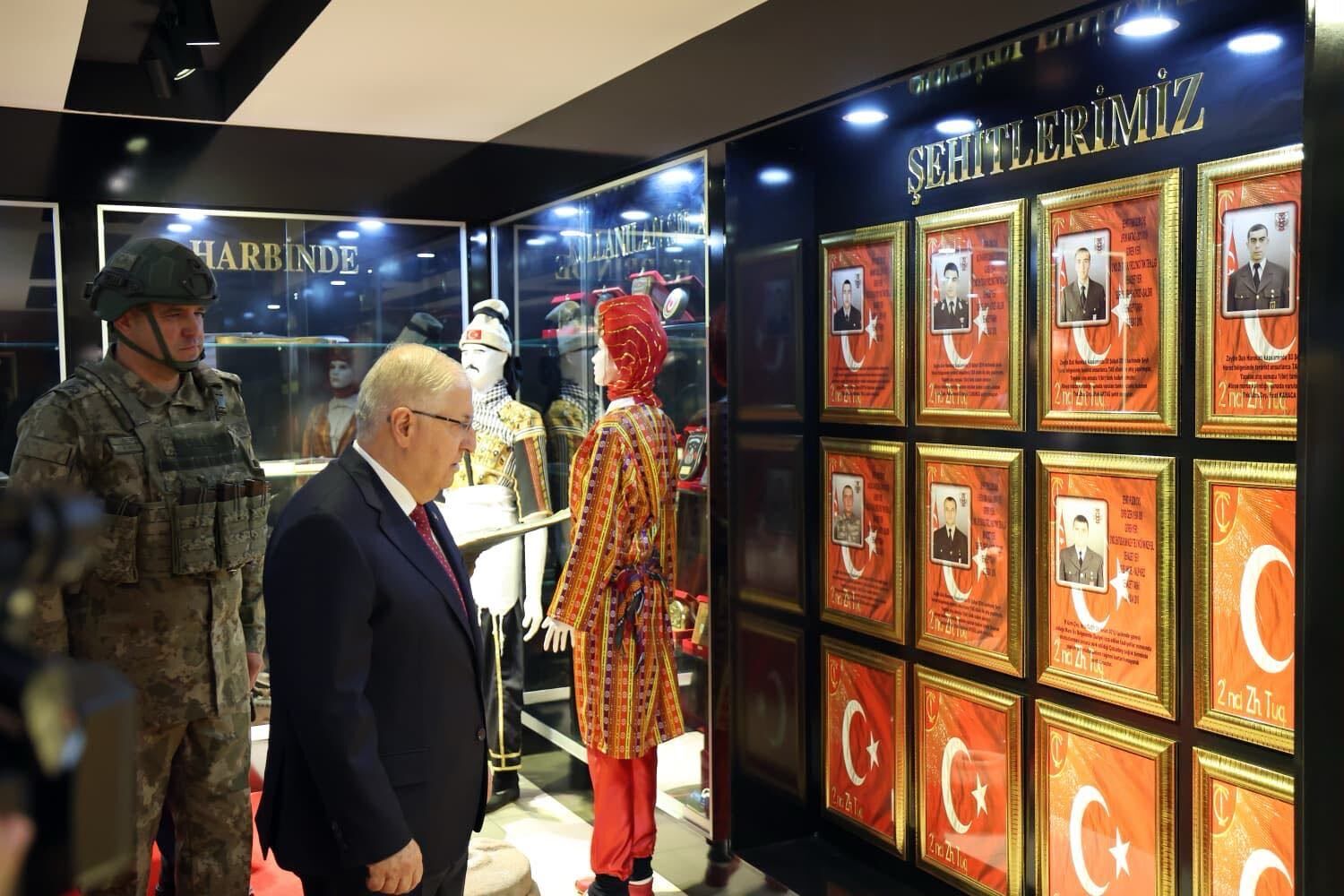 Bakan Güler, Kahramanmaraş'ta Birlikleri Denetledi (4)