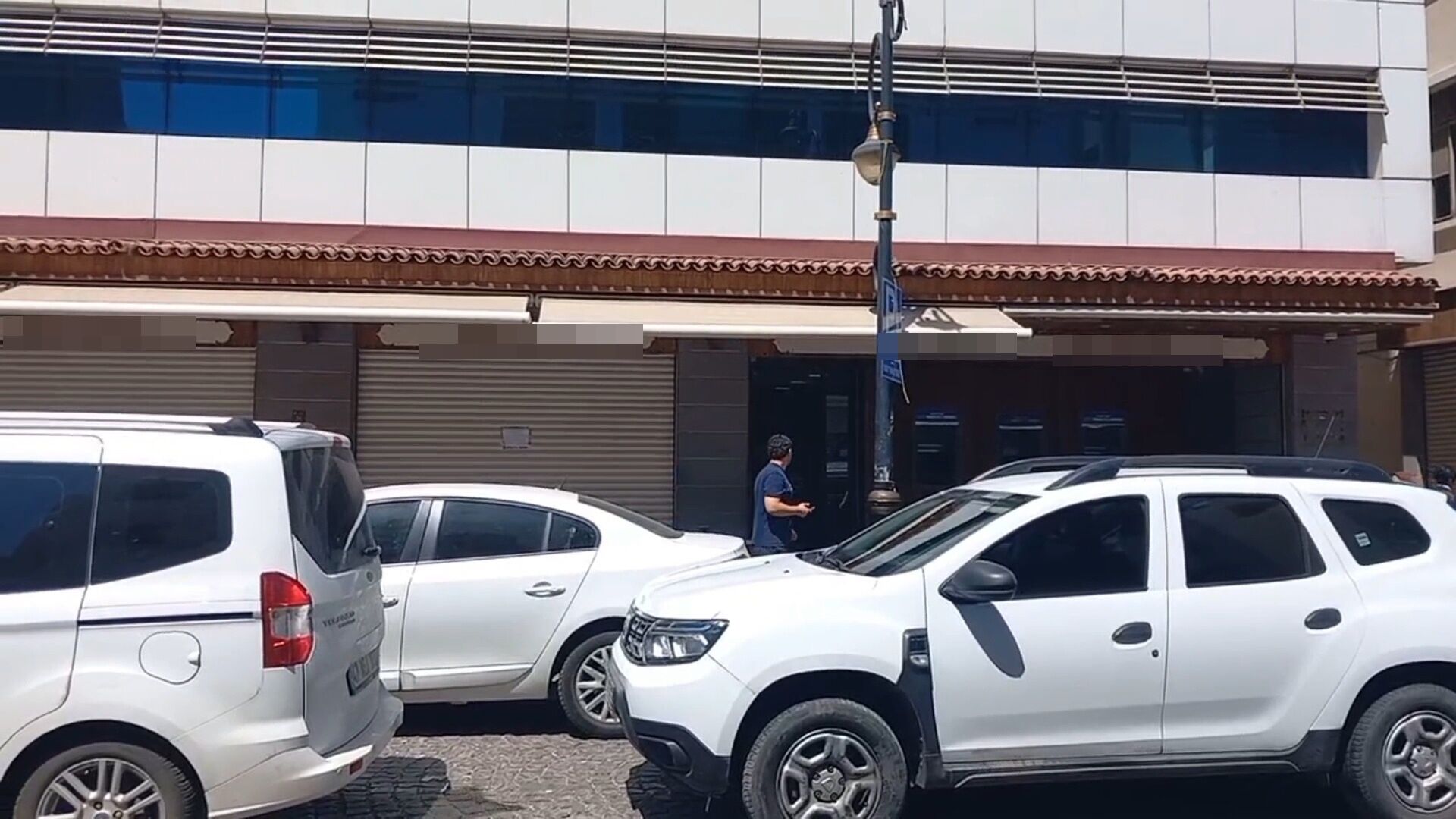 Banka Şubesine Silahlı Saldırı (2)