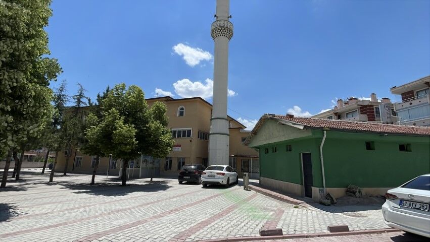Bunlar Da Süslü Hırsız; Önce Süslendiler Sonra Çaldılar-1