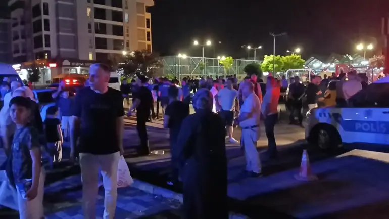 Bursa'da Ailelerin De Dahil Olduğu Bıçaklı Kavgada 1'I Ağır 3 Kişi Yaralandı