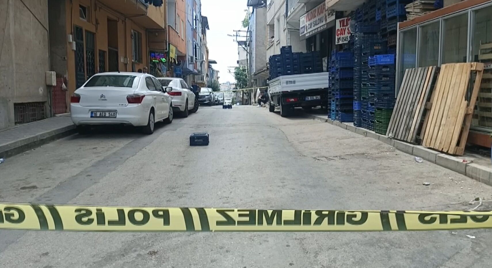 Bursa'da Sokak Ortasında Dehşet! Kurşunların Hedefi Olmayan Kişi De Vuruldu (1)
