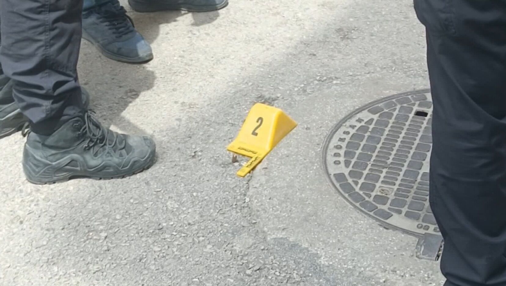 Bursa'da Sokak Ortasında Dehşet! Kurşunların Hedefi Olmayan Kişi De Vuruldu (4)