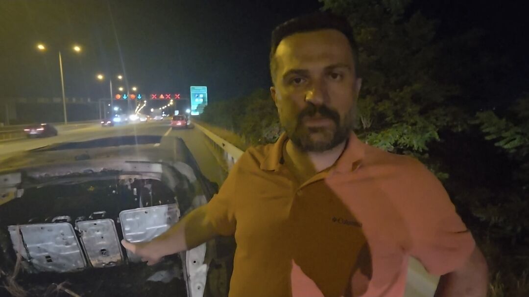 Çatalca'da yanan elektrikli otomobilin sürücüsü: Ailemi bir buçuk dakika arayla kurtardım