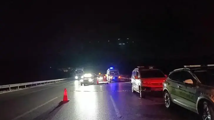 Çevre Yolunda Tir Ve Otomobilin Çarptığı Yaya Öldü (1)