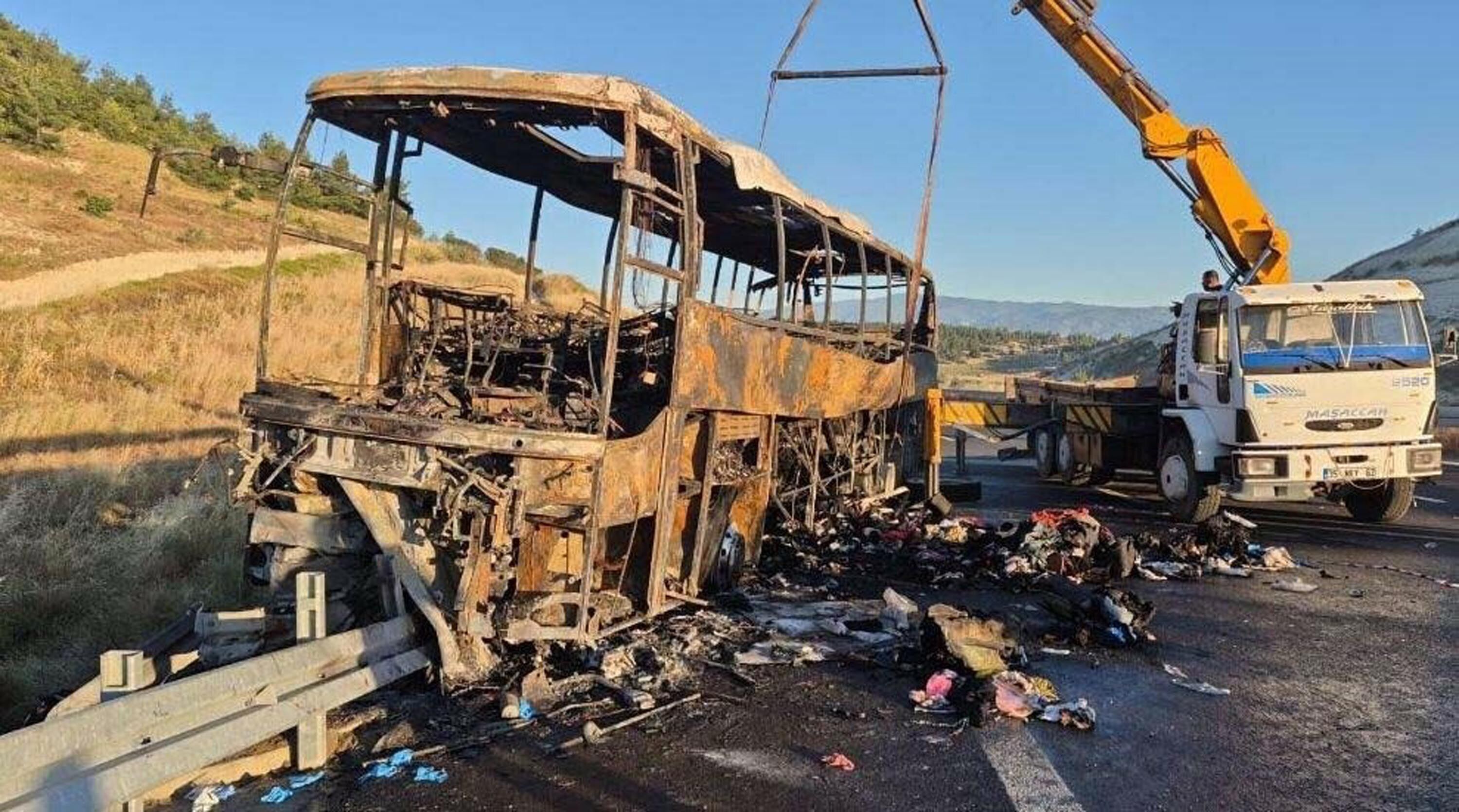 Denizli Otobüs Kazası Nerede Oldu, Hangi Firma Denizli Kazası Kaç Ölü Yaralı Var (4)