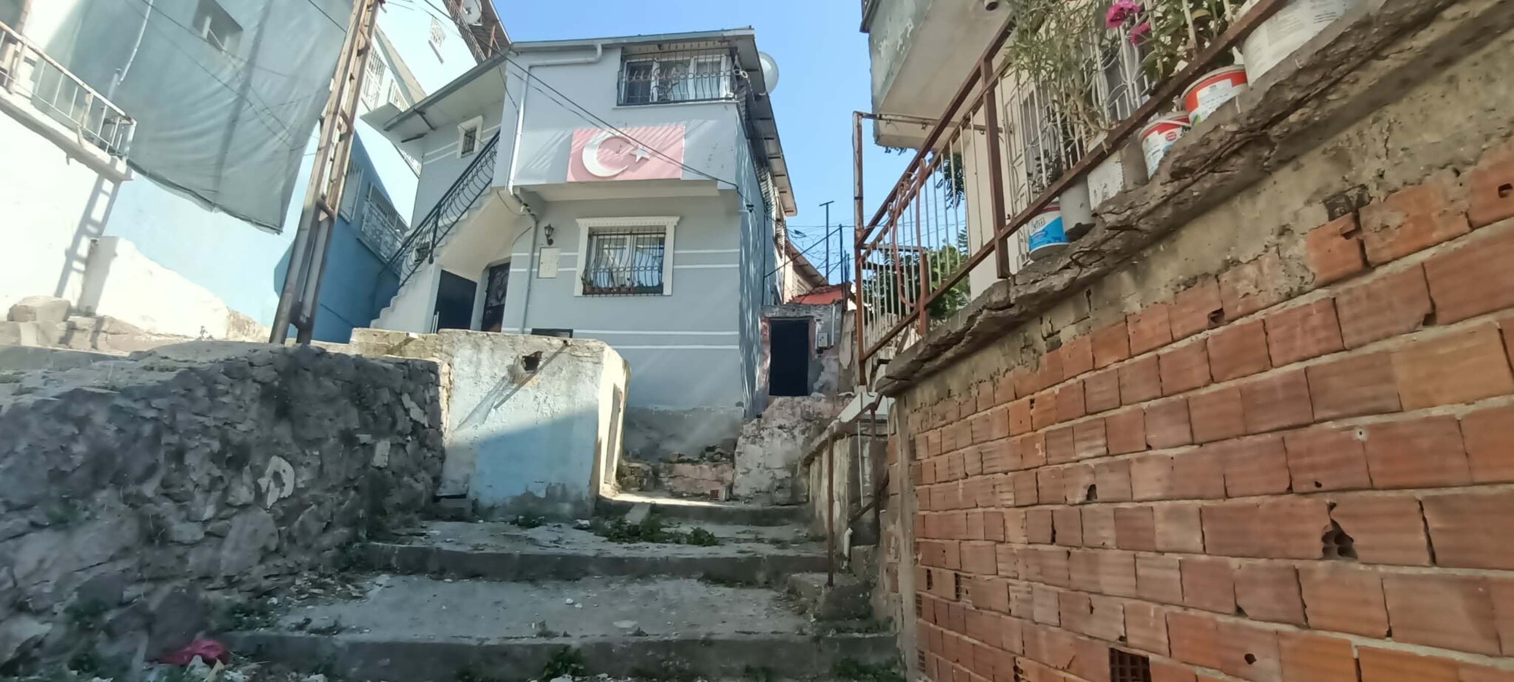 Eski Eşinin Kezzaplı Saldırısına Uğrayan Kadın Öldü, Kızı Yaraladı (5)