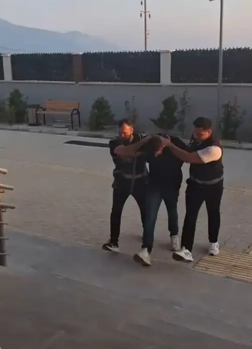 Evden Altın Çalan Şüpheli Yakalanıp, Tutuklandı