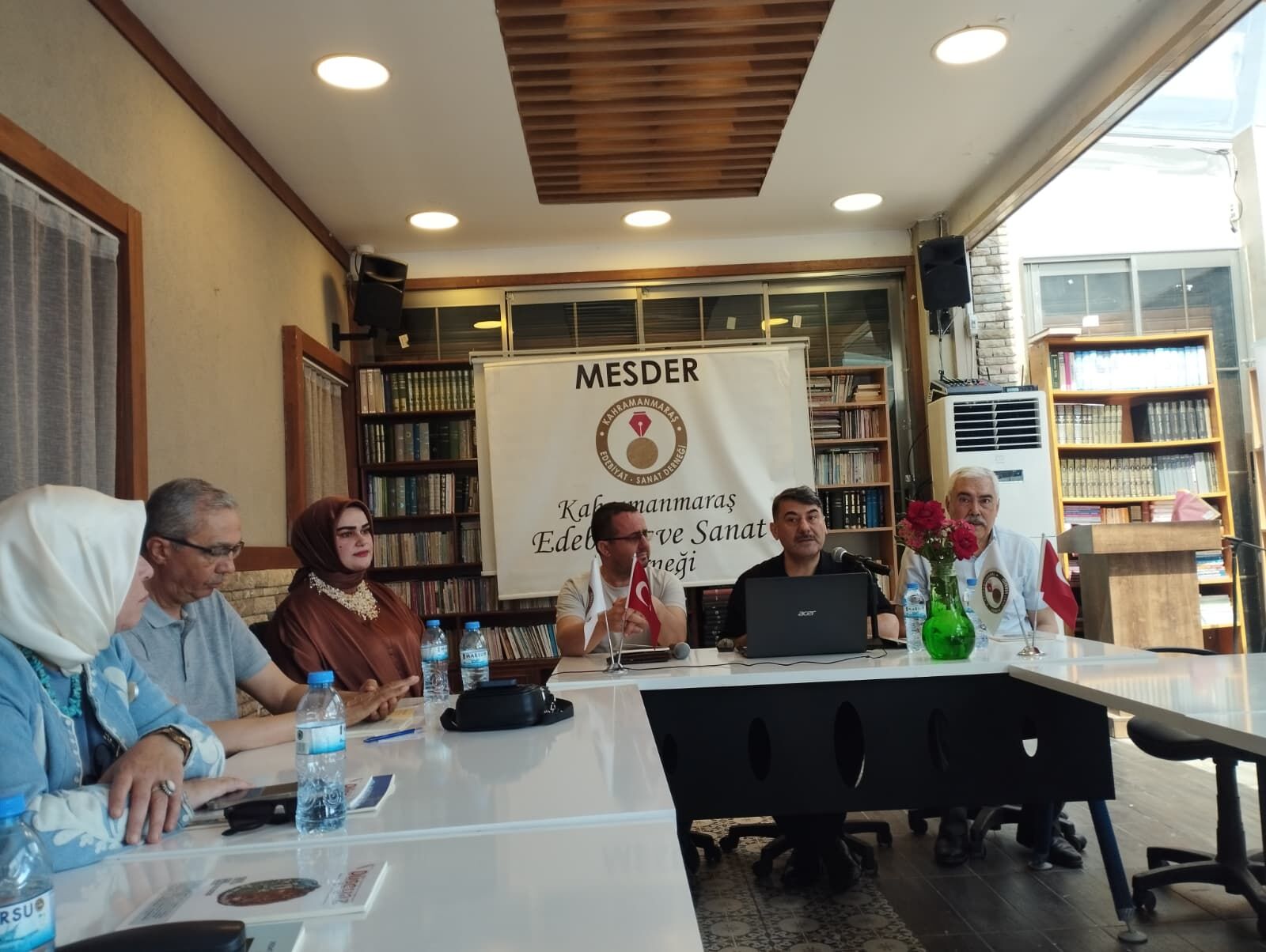 Hakikatin Kurmacası Roman (1)