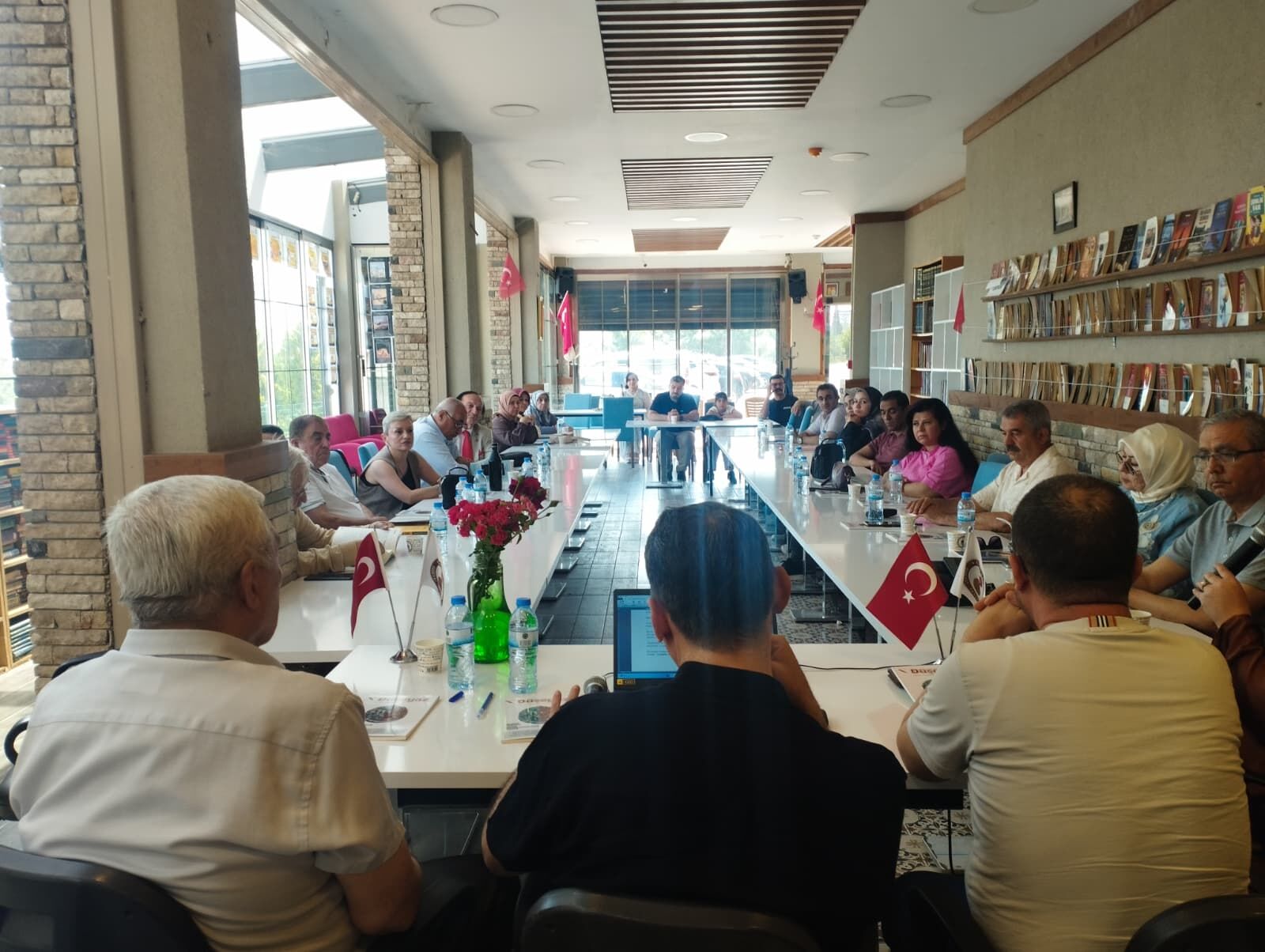 Hakikatin Kurmacası Roman (6)