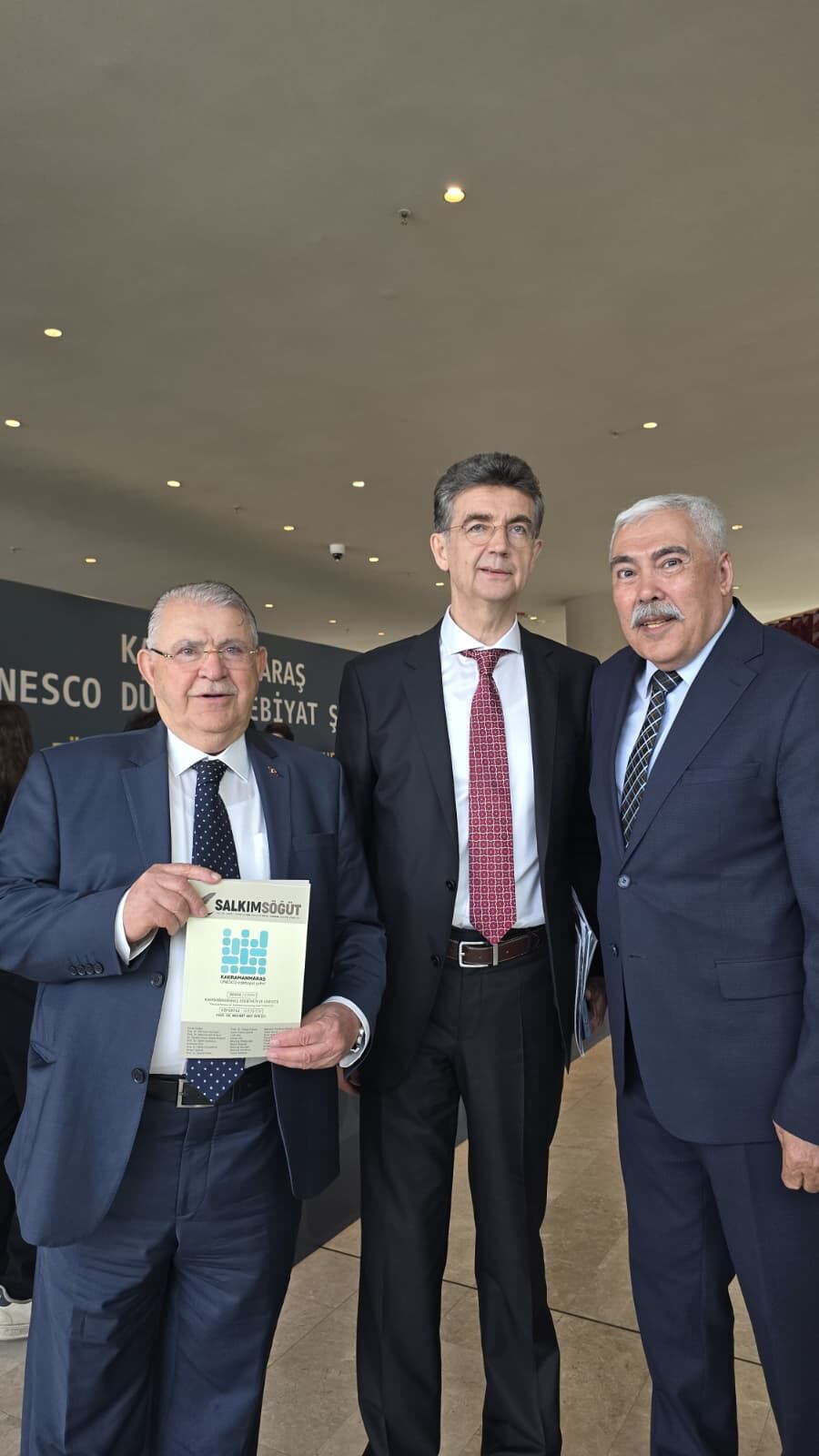 Kahramanmaraş Edebiyatı Dünyaya Açılıyor Salkımsöğüt Dergisi Artık Basılı Yayında (3)