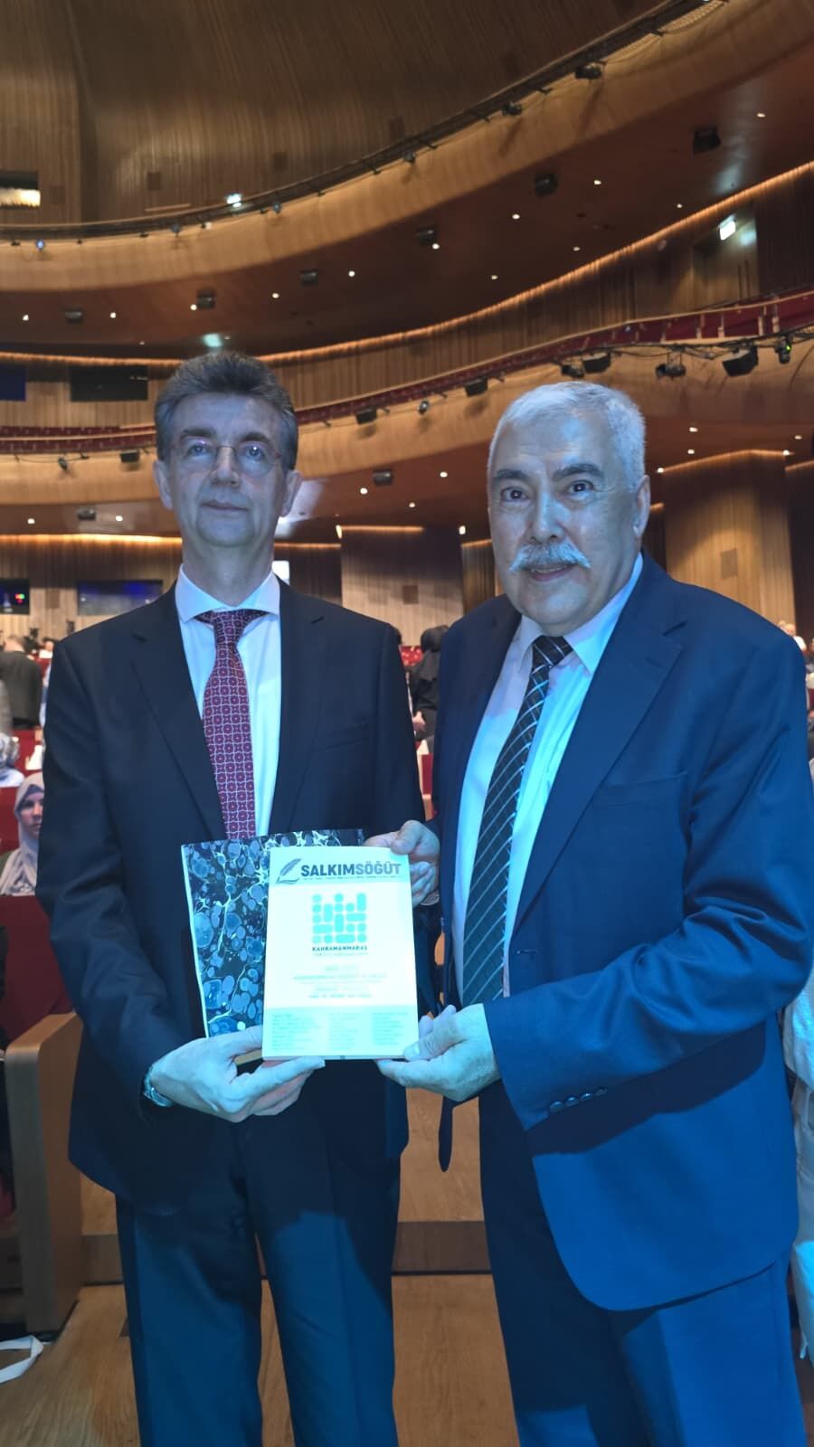 Kahramanmaraş Edebiyatı Dünyaya Açılıyor Salkımsöğüt Dergisi Artık Basılı Yayında (6)