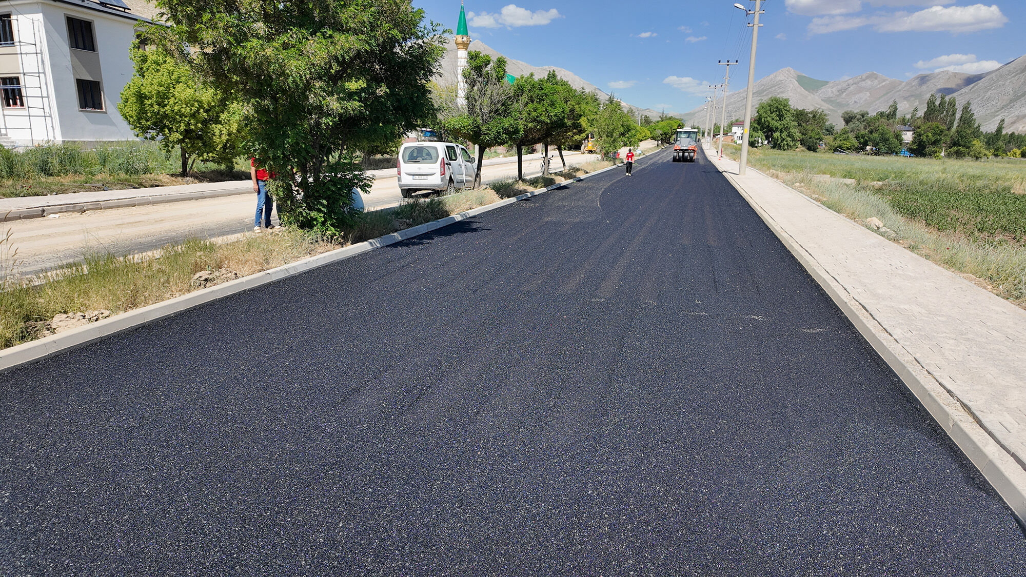 Kahramanmaraş Elbistan’da 1,5 Km’lik Yol Baştan Sona Yenileniyor (1)