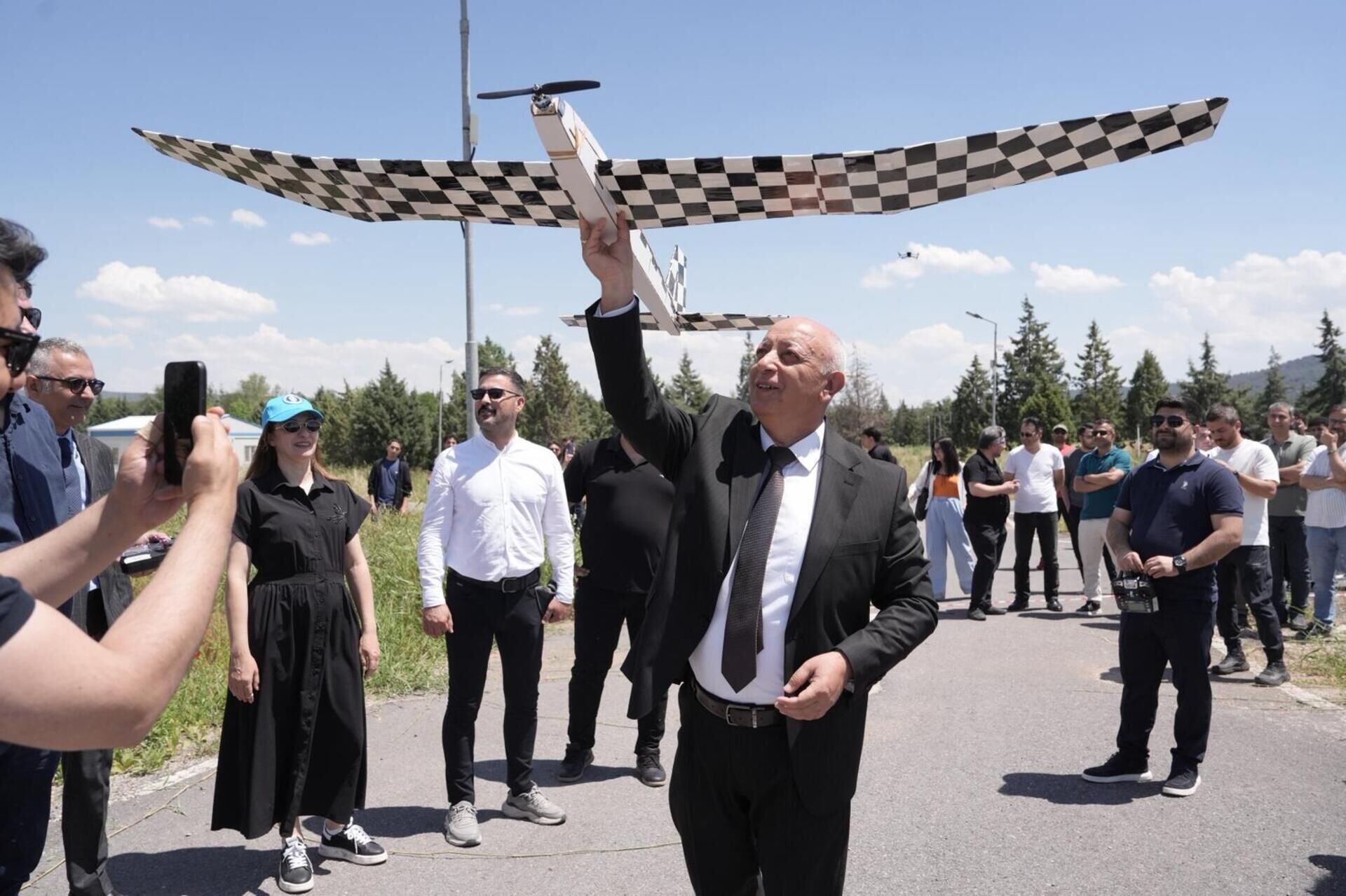 Kahramanmaraşlı Öğrencilerin Tasarladığı İha'lar İlk Kez Havalandı (2)