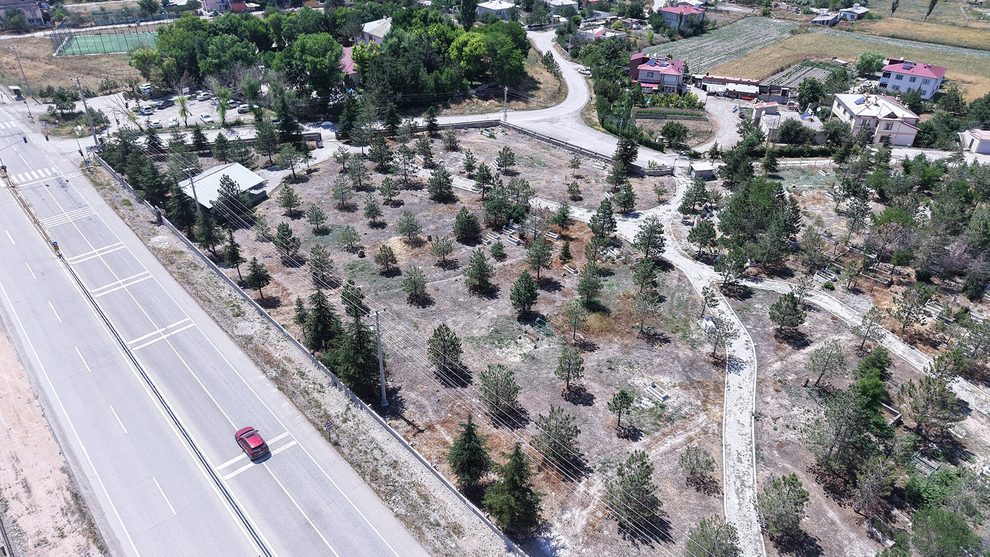 Kahramanmaraş'ta 15 Mezarlıkta Kapsamlı Yenileme Çalışması Başladı (2)