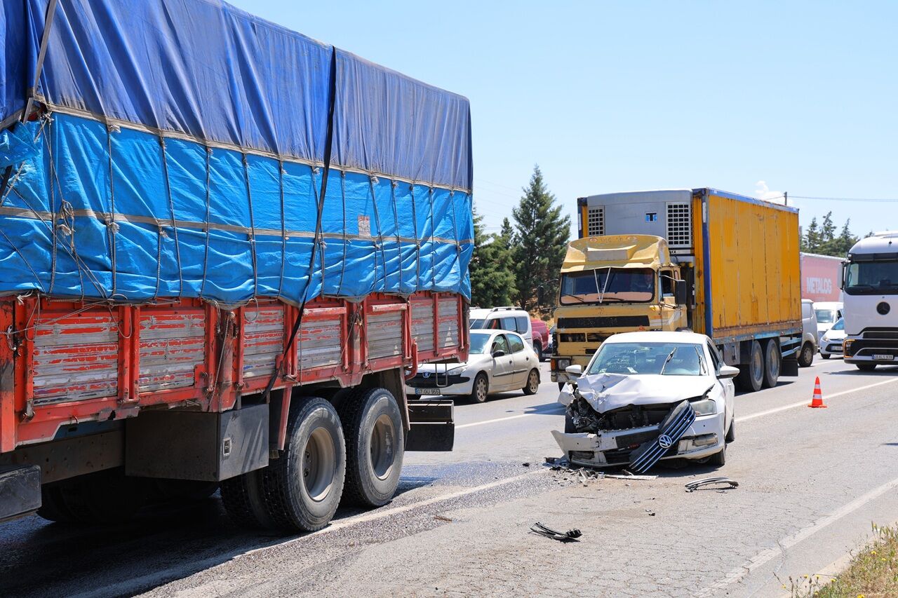 Kahramanmaraş’ta Aynı Yolda İki Trafik Kazası 2 Yaralı (2)