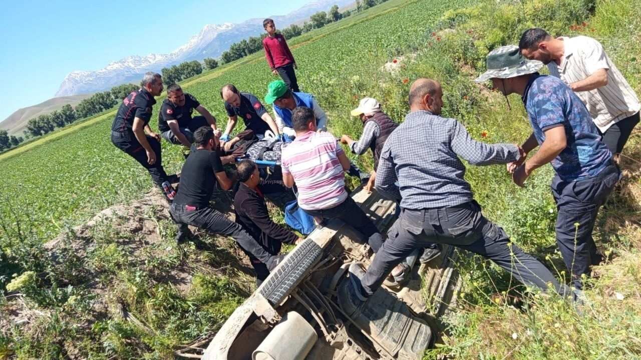 Kahramanmaraş'ta can pazarı! Araç kanala uçtu, 4 yaralı var