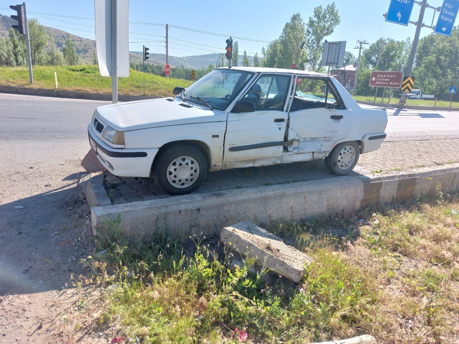 Kahramanmaraş'ta Dolmuş Ile Otomobil Çarpıştı (3)