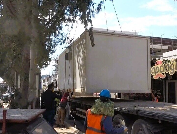 Kahramanmaraş'ta Esnafa Verilen Konteynerler Kaldırılmaya Başlandı (3)