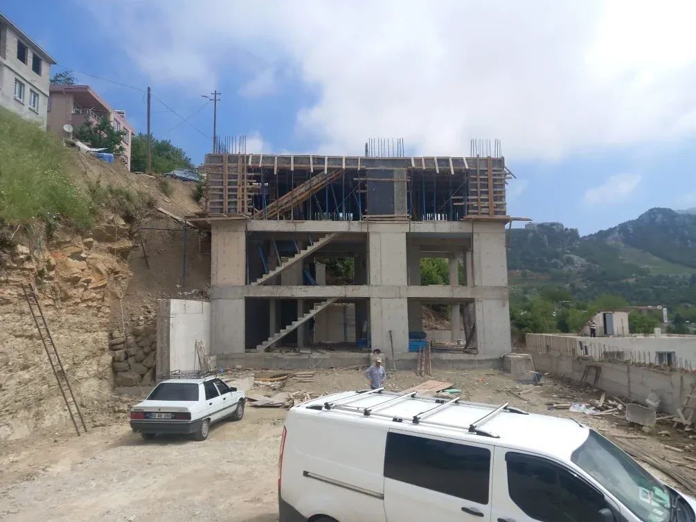 Kahramanmaraş'ta Inşaattan Düşen Işçi Ağır Yaralandı (1)