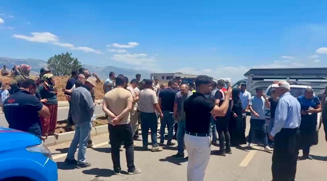 Kahramanmaraş’ta Ortalık Karıştı Vatandaşlar Yolu Trafiğe Kapattı (2)