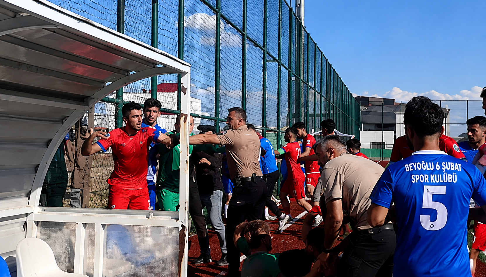 Kahramanmaraş'ta Şampiyonluk Maçı Sonrası Kavga Çıktı (2)