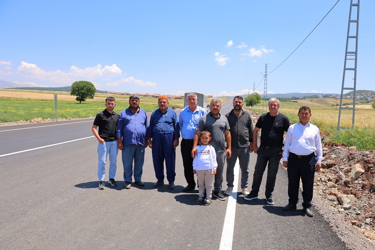Kahramanmaraş’ta Yenilenen Yolu Gören Vatandaş Çok İlginç Bir Benzetme Yaptı (3)